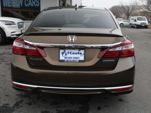 Used 2017 Honda Accord EX-L image 10