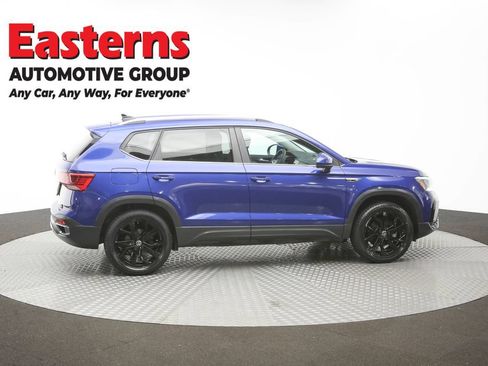Used 2022 Volkswagen Taos SE w/ Panoramic Sunroof Package FWD image 44
