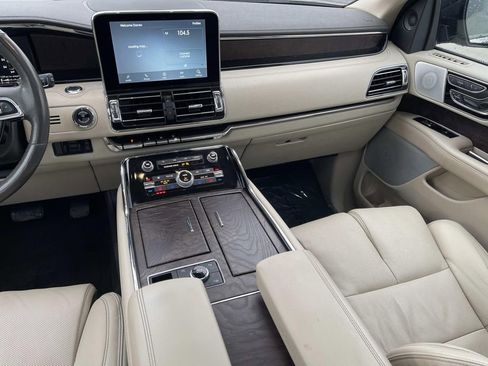 Used 2021 Lincoln Navigator L Reserve w/ Luxury Package image 15
