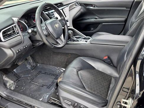 Used 2018 Toyota Camry XSE FWD image 10