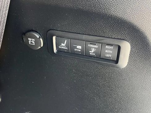 Used 2022 Chrysler Pacifica Pinnacle AWD/4WD image 10