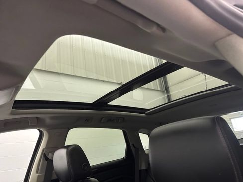 Used 2015 Cadillac SRX Luxury w/ Driver Awareness Package FWD image 24