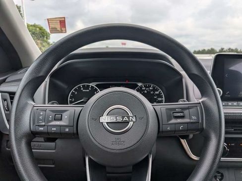 Used 2024 Nissan Rogue S AWD/4WD image 25