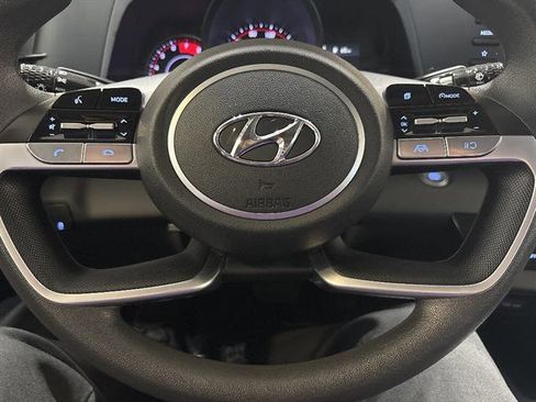 Used 2023 Hyundai Elantra SEL FWD image 15