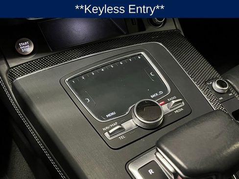 Used 2018 Audi SQ5 Prestige w/ Prestige Package image 11