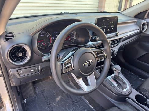 Used 2021 Kia Forte LXS FWD image 12