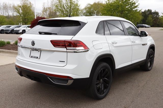 Used 2023 Volkswagen Atlas Cross Sport SE w/ Black Wheel Package AWD/4WD image 3