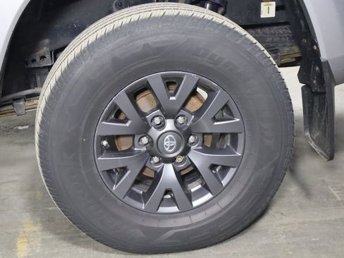 Used 2020 Toyota Tacoma SR5 image 37