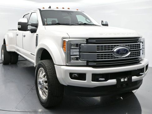 Used 2019 Ford F450 Platinum w/ Platinum Ultimate Package AWD/4WD image 2