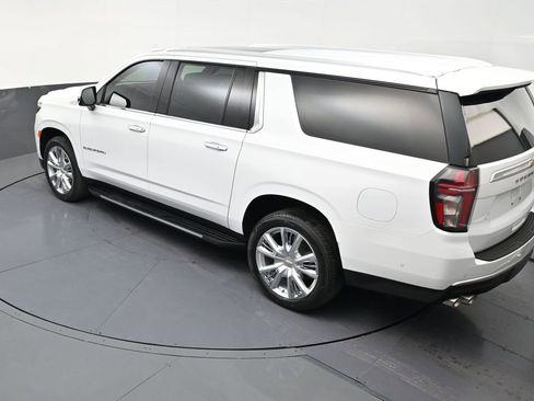 Used 2024 Chevrolet Suburban High Country w/ Advanced Technology Package RWD image 14