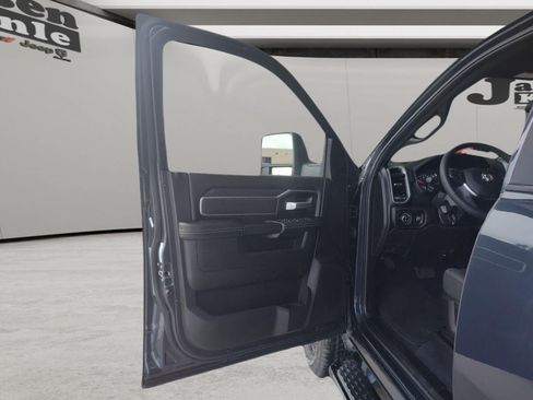 Used 2025 RAM 2500 Big Horn AWD/4WD image 10