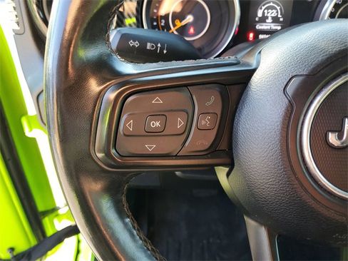 Used 2021 Jeep Gladiator Willys image 16