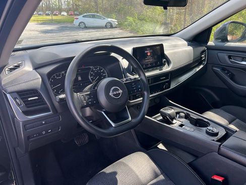 Used 2024 Nissan Rogue SV image 16