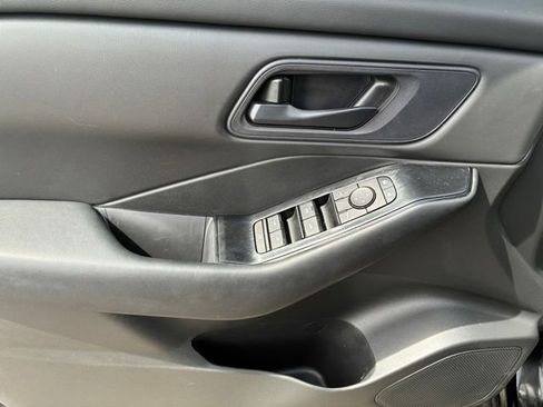Certified 2025 Nissan Rogue S FWD image 16