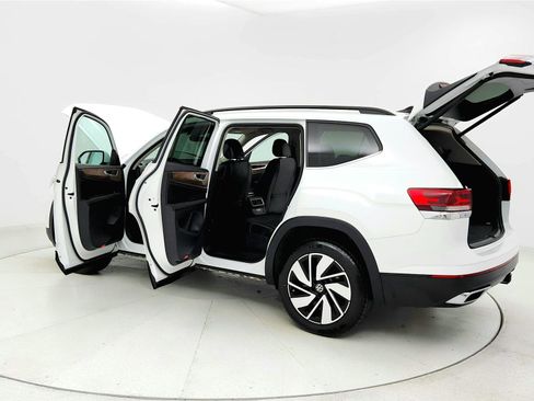 Used 2024 Volkswagen Atlas SE image 10