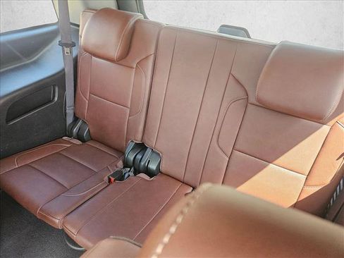 Used 2019 Chevrolet Tahoe Premier w/ Premier Plus Edition RWD image 20