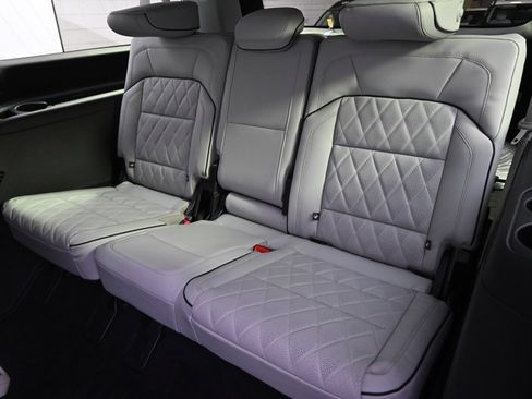 New 2025 Lincoln Navigator L Black Label image 22