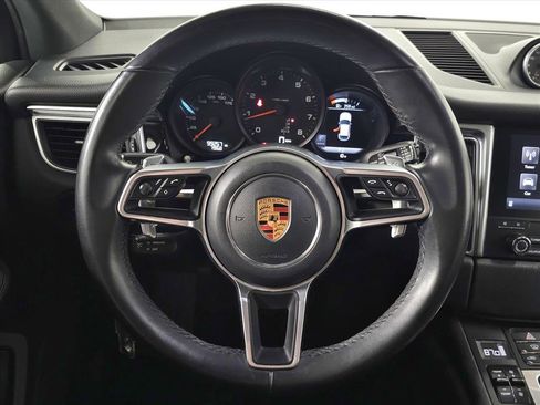 Used 2018 Porsche Macan image 20