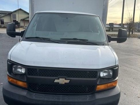 Used 2016 Chevrolet Express 3500 image 4