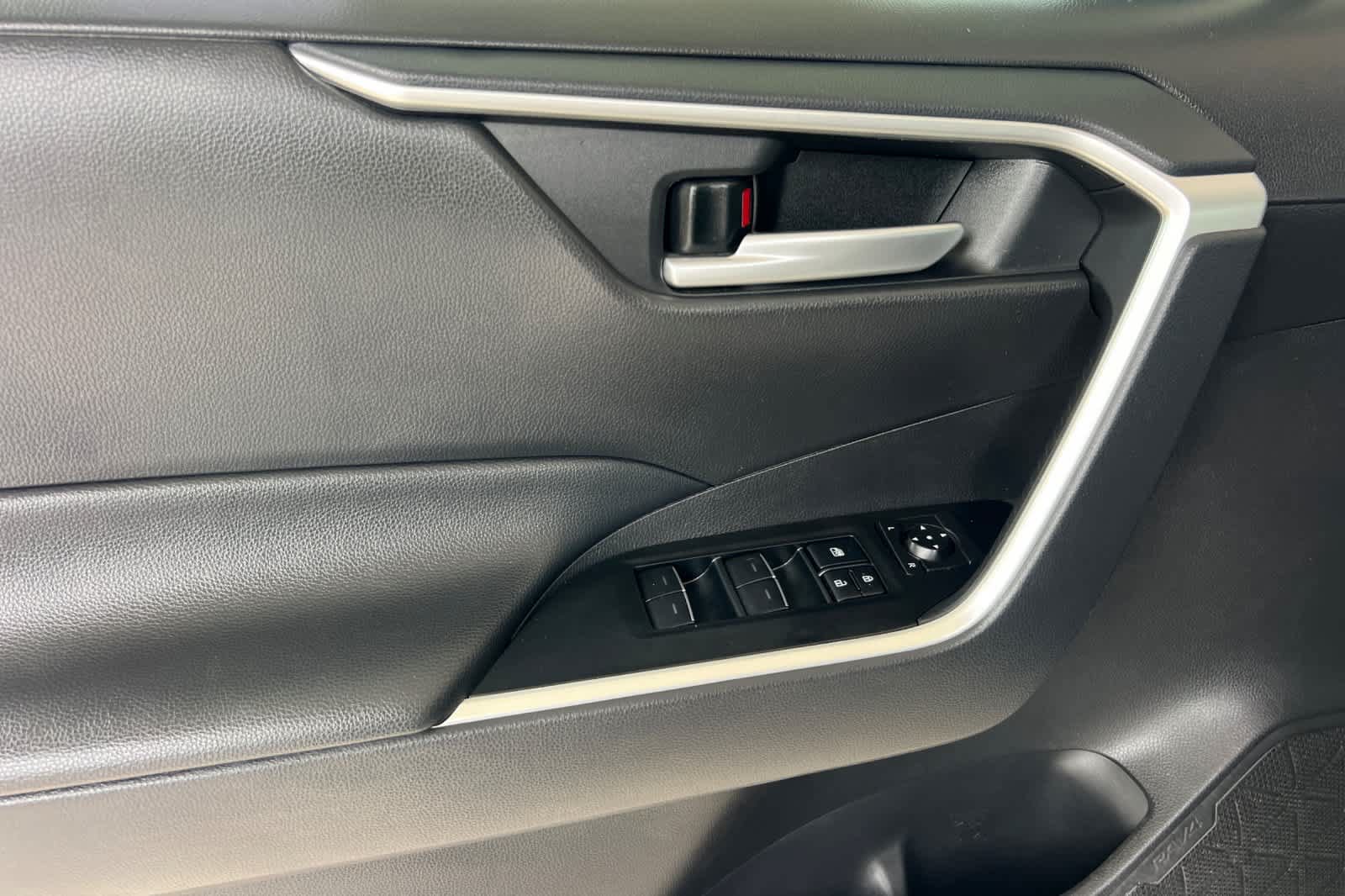 Certified 2025 Toyota RAV4 XLE AWD/4WD image 12