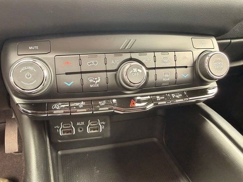 Used 2022 Dodge Durango SXT AWD/4WD image 26