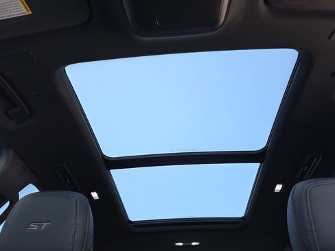 New 2026 Buick Enclave Sport Touring w/ Power Package image 13