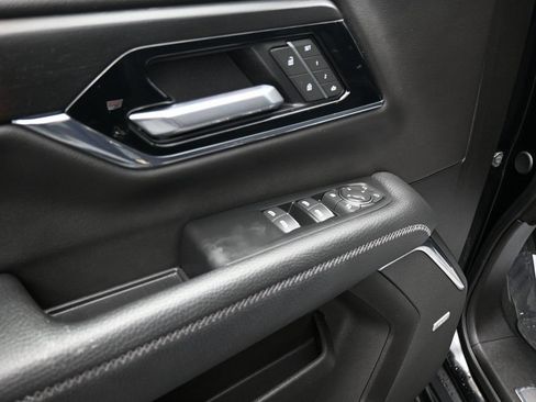 Used 2025 GMC Yukon Denali AWD/4WD image 12