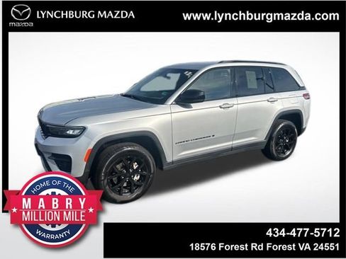 Used 2024 Jeep Grand Cherokee Altitude image 1
