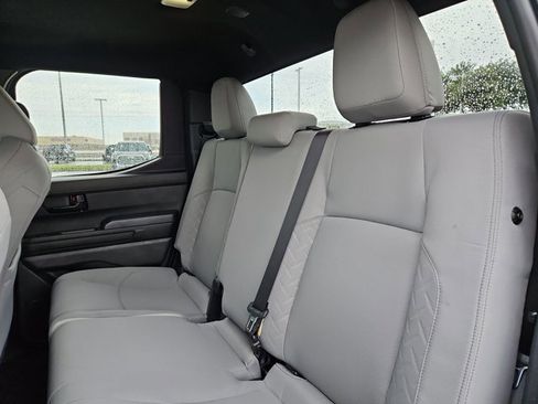 Certified 2025 Toyota Tacoma SR5 AWD/4WD image 17
