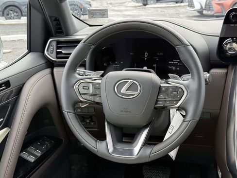 New 2026 Lexus LX 700h Luxury image 9