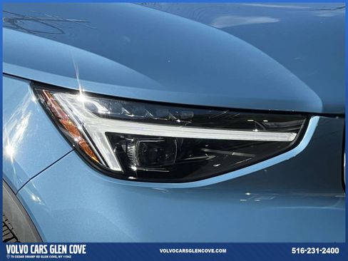 Used 2025 Volvo XC40 B5 Ultra w/ Climate Package image 7