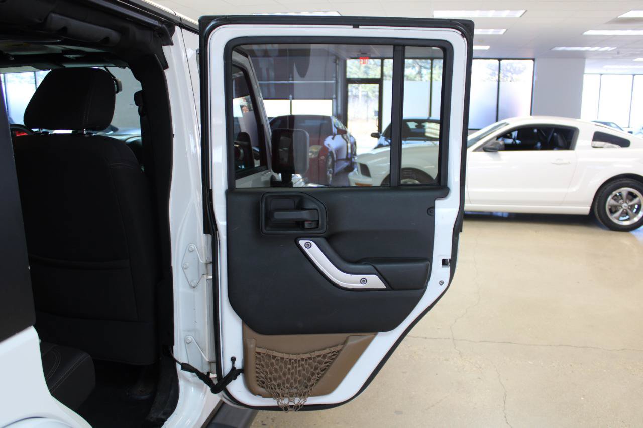 Used 2013 Jeep Wrangler Unlimited Sahara w/ Connectivity Group AWD/4WD image 39