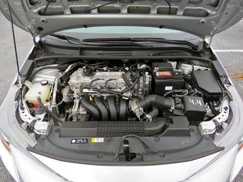 Used 2021 Toyota Corolla LE w/ Carpet Mat Package (TMS) image 30