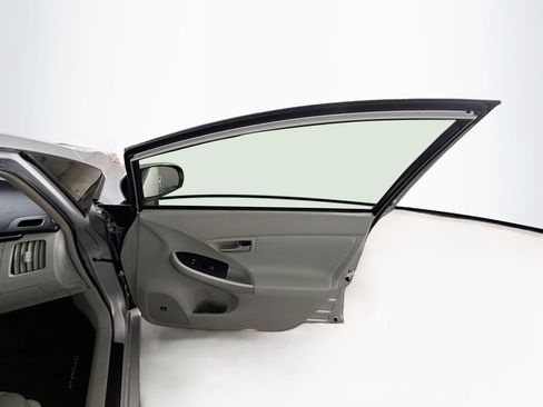 Used 2015 Toyota Prius Four FWD image 30