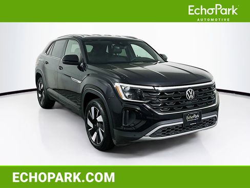 Used 2025 Volkswagen Atlas Cross Sport SE image 1