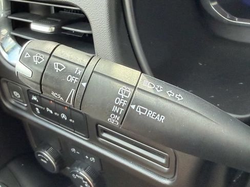 Used 2023 Chevrolet Tahoe Premier RWD image 32