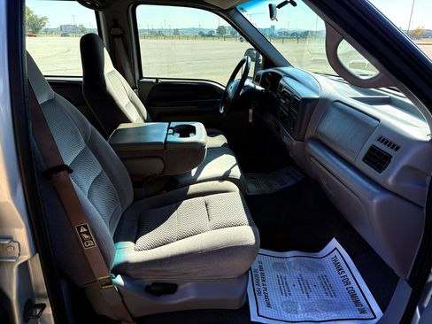 Used 2001 Ford F350 XLT image 22