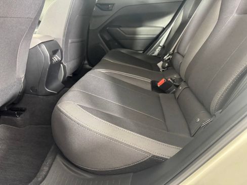 Used 2025 Subaru Crosstrek 2.5i Premium AWD/4WD image 29