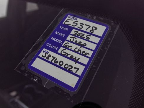 New 2025 Jeep Grand Cherokee L Laredo w/ Luxury Tech Group I image 40