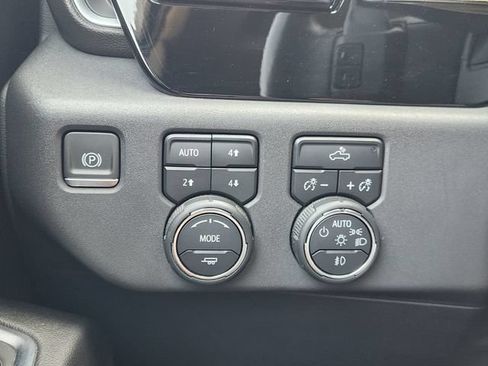 Used 2024 Chevrolet Silverado 1500 LT Trail Boss w/ Convenience Package II AWD/4WD image 24