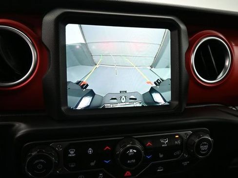 Used 2022 Jeep Gladiator Rubicon w/ Dual Top Group AWD/4WD image 21