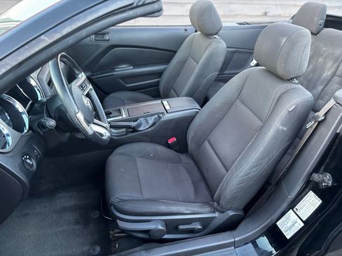 Used 2014 Ford Mustang Convertible image 14