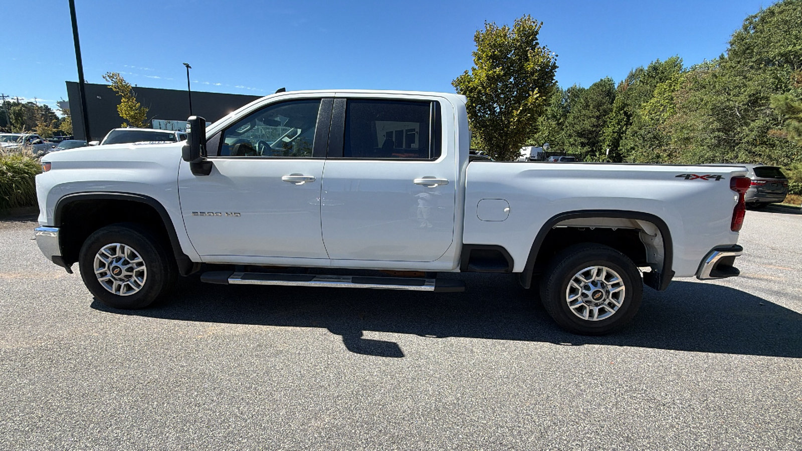 Used 2025 Chevrolet Silverado 2500 LT w/ Convenience Package AWD/4WD image 11