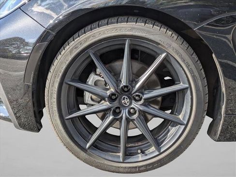 Used 2024 Toyota GR86 RWD image 9