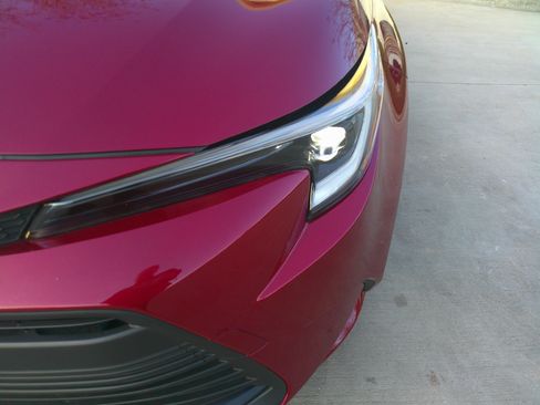 Used 2023 Toyota Corolla LE image 7