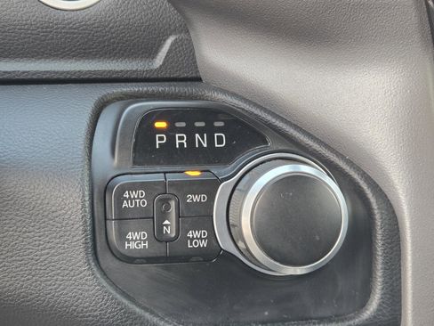 Used 2022 RAM 1500 Big Horn AWD/4WD image 12