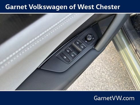 New 2026 Volkswagen Tiguan SE R-Line FWD image 11