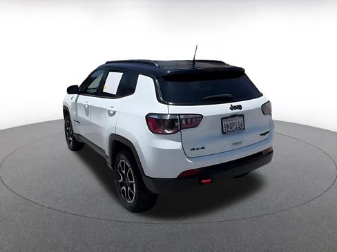 Used 2025 Jeep Compass Trailhawk AWD/4WD image 11