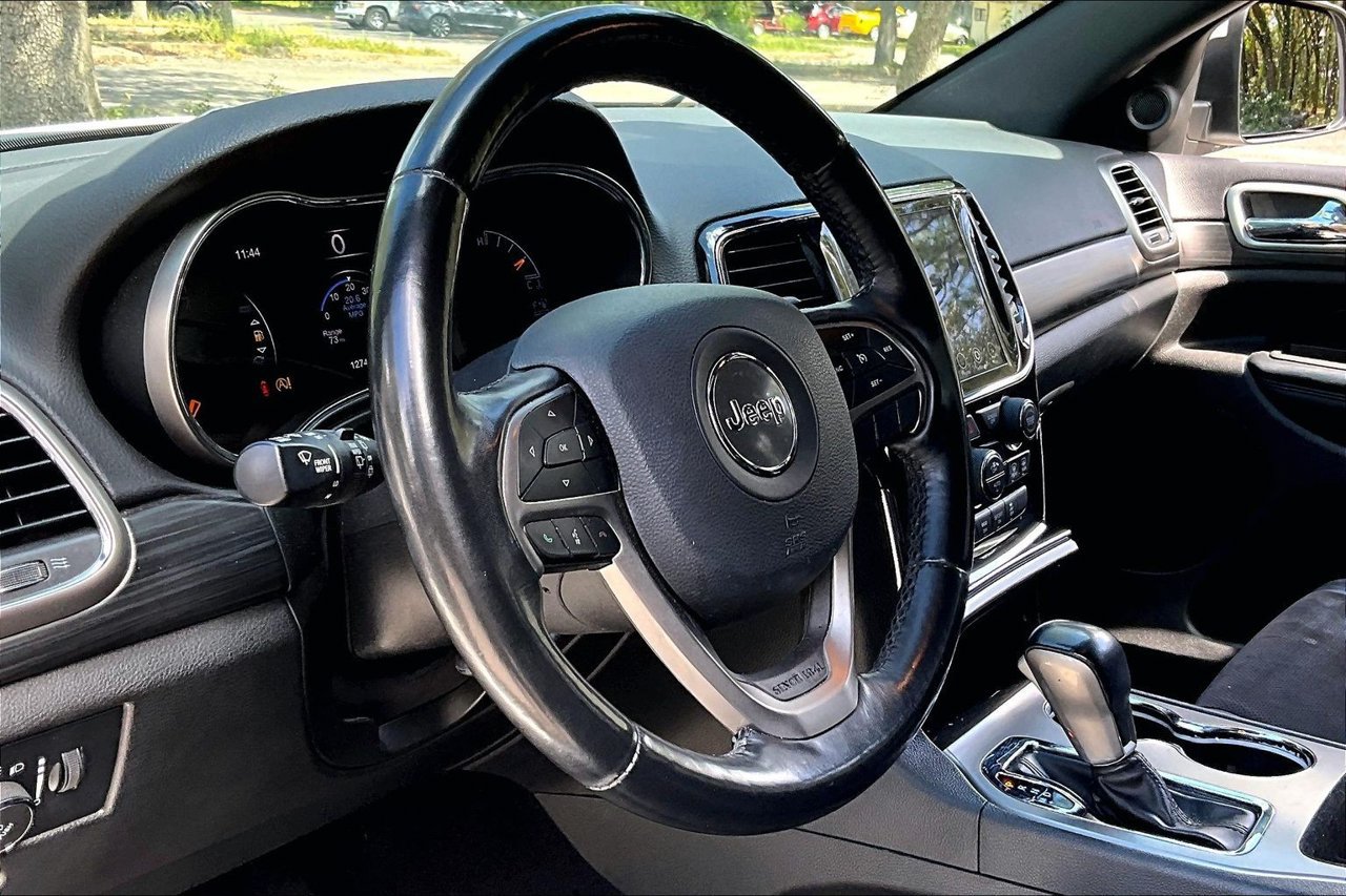 Used 2021 Jeep Grand Cherokee Laredo X RWD image 14