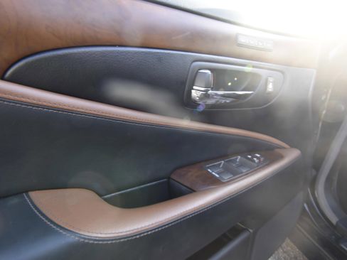 Used 2012 Lexus LS 460 w/ Sport Pkg image 19